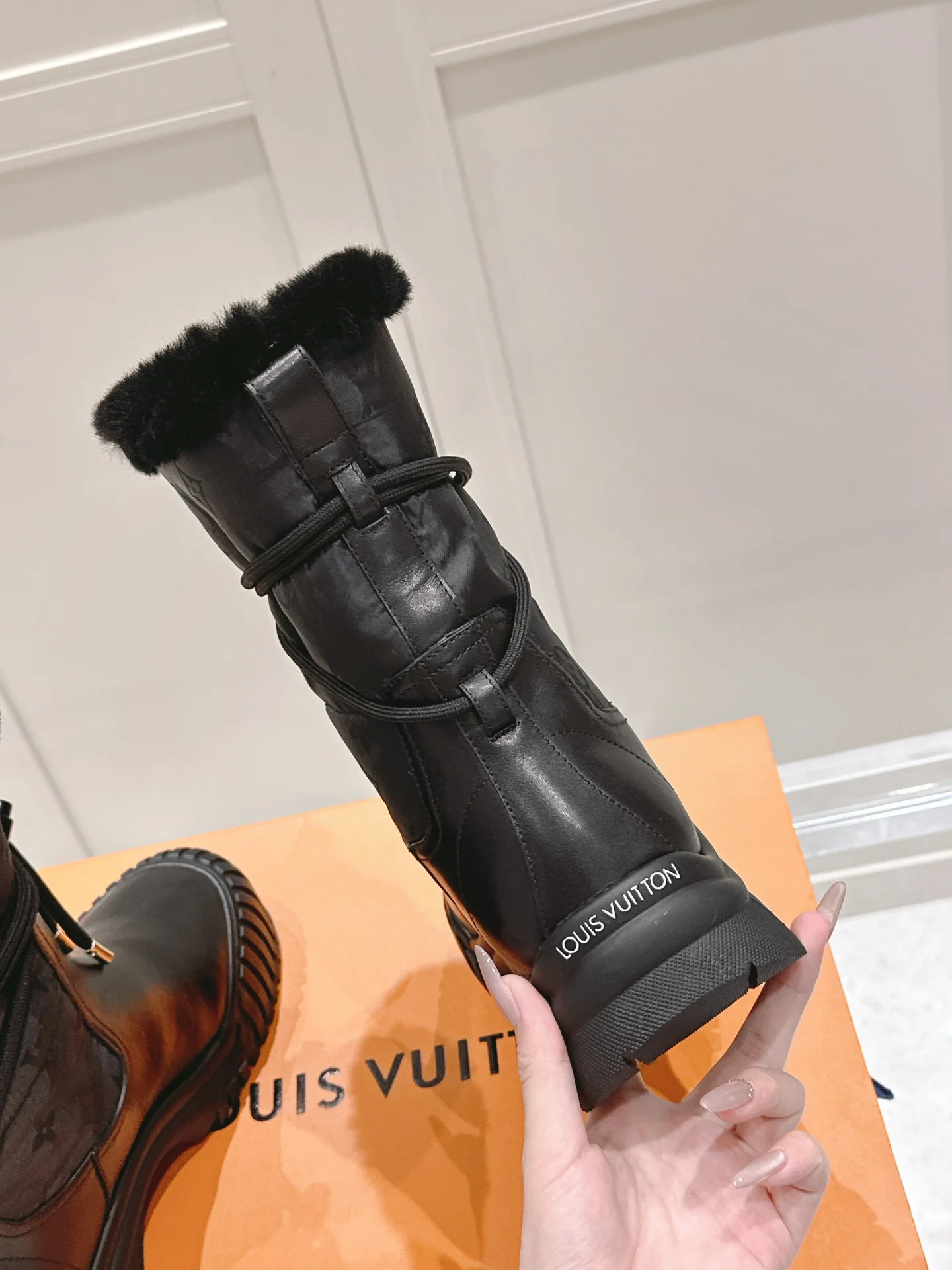 Ботинки Dr. Martens LV-2024 - Черные