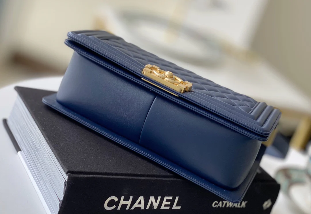 Chanel-boy-25cm-21