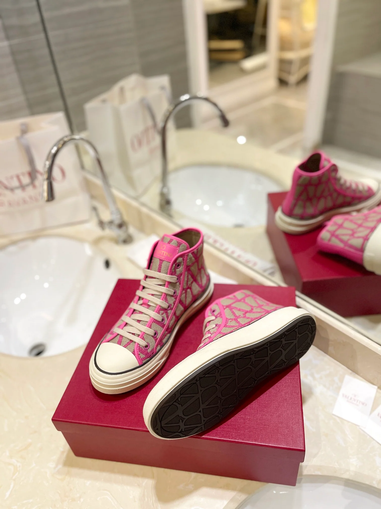 Повседневные парусиновые туфли Valentino средней высоты, унисекс, розовые.