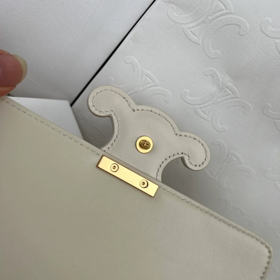 Сумка Celine Triomphe на плечо из глянцевой телячьей кожи с цепочкой - 2 шт.