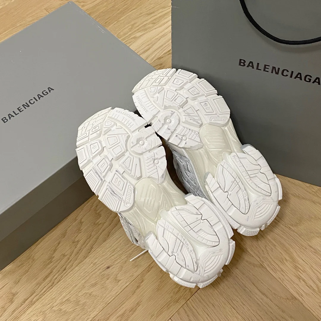 Кроссовки Balenciaga Runner Dad Shoes - белые