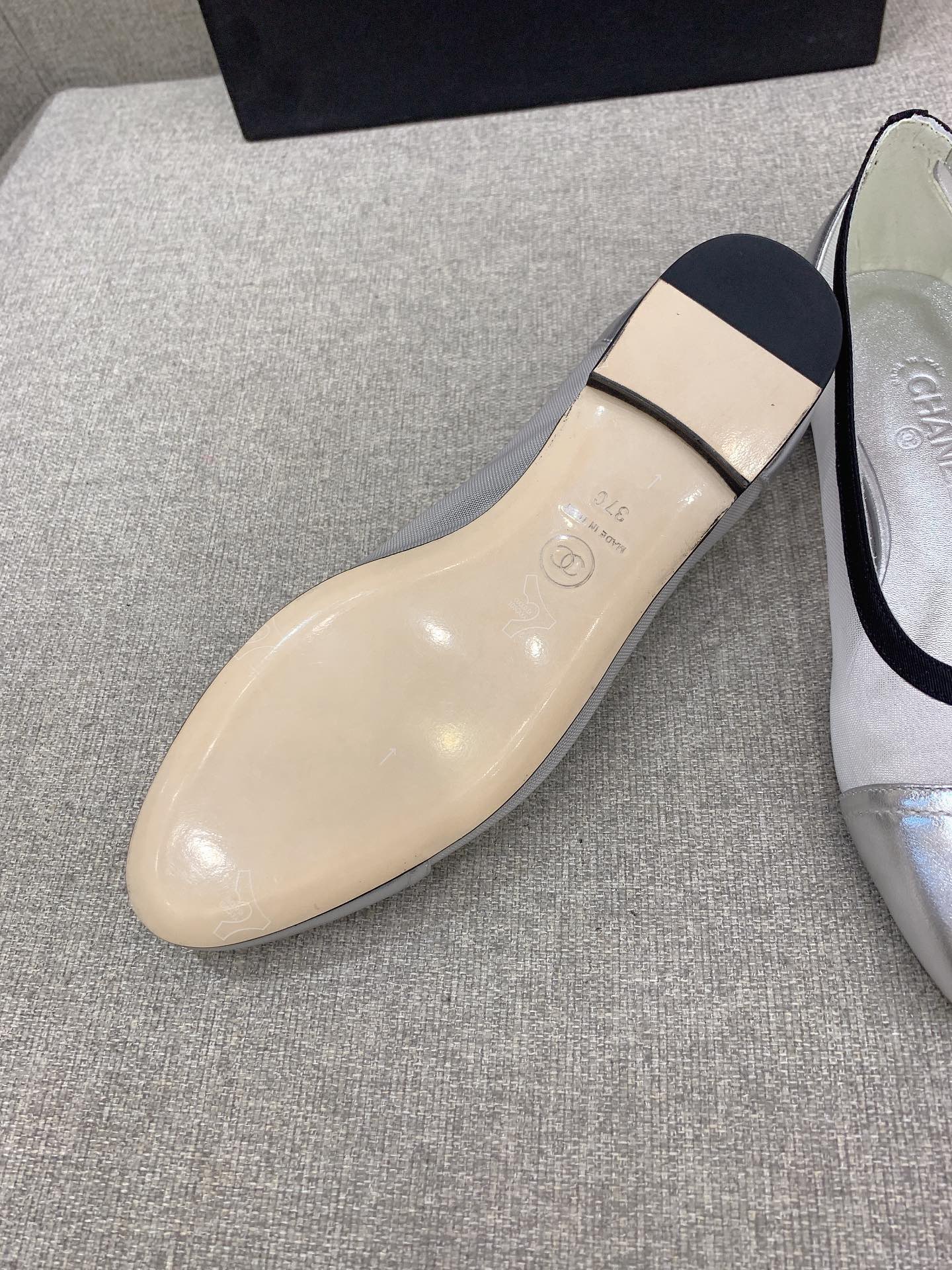 Классические балетки Chanel - серебристые - 1 шт.