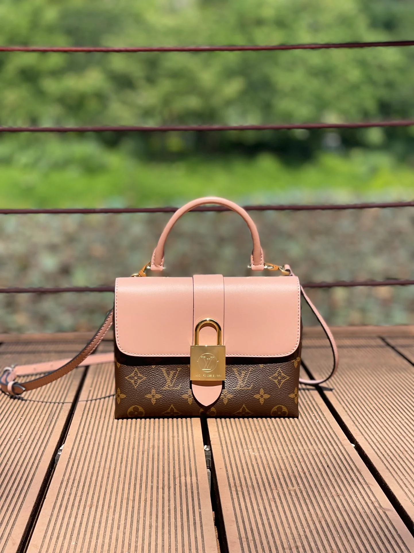 m44080-LV-locky-lock bag-pink