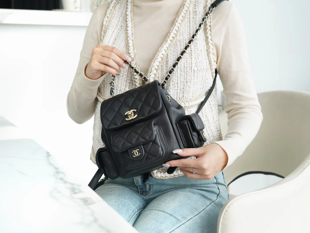 Chanel - Новая майка Tank Duma Small с подплечниками - Два боковых кармана - Черная - Темная лошадка этого сезона