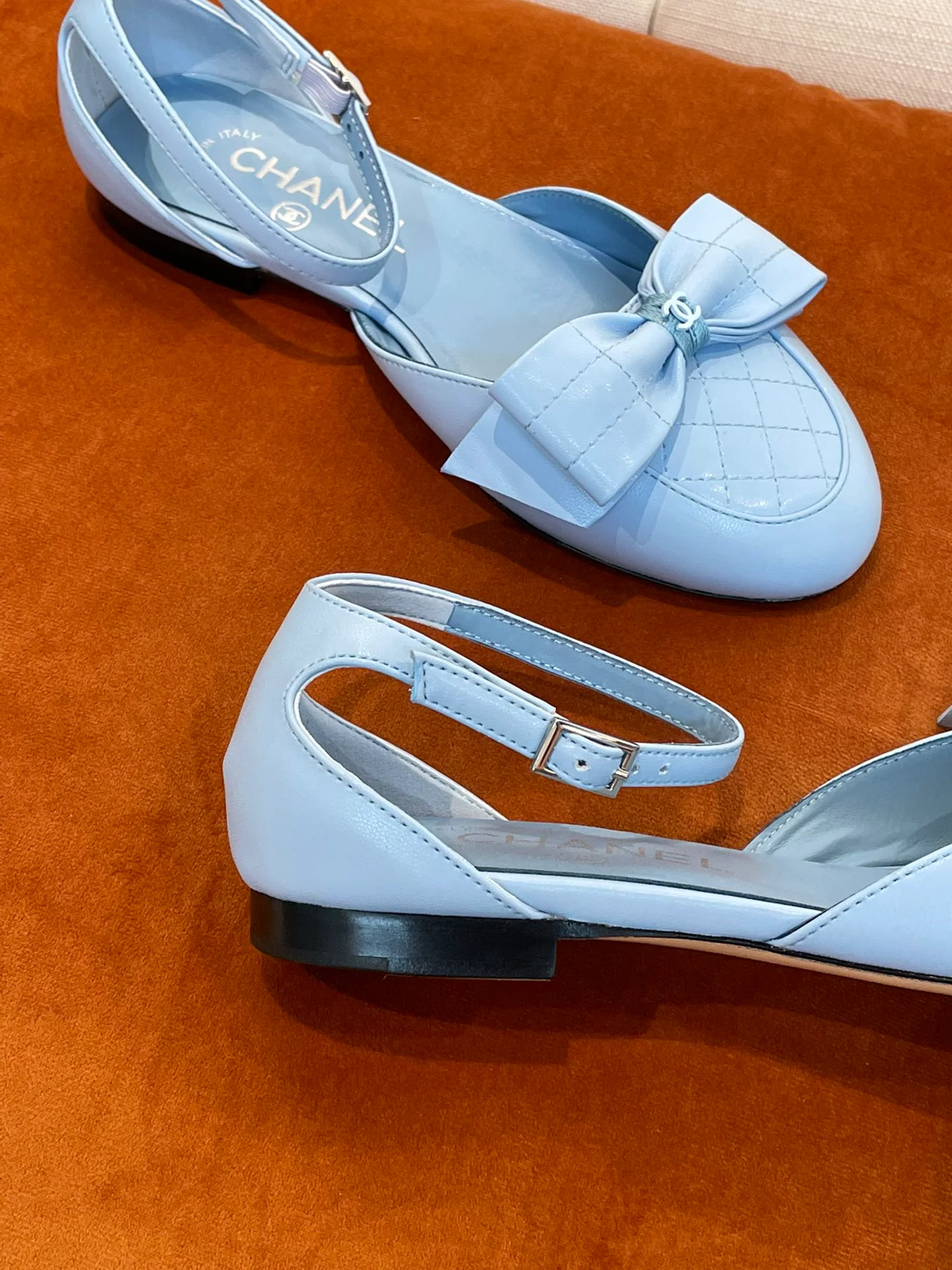 Chanel - клетчатые туфли с закрытым носком