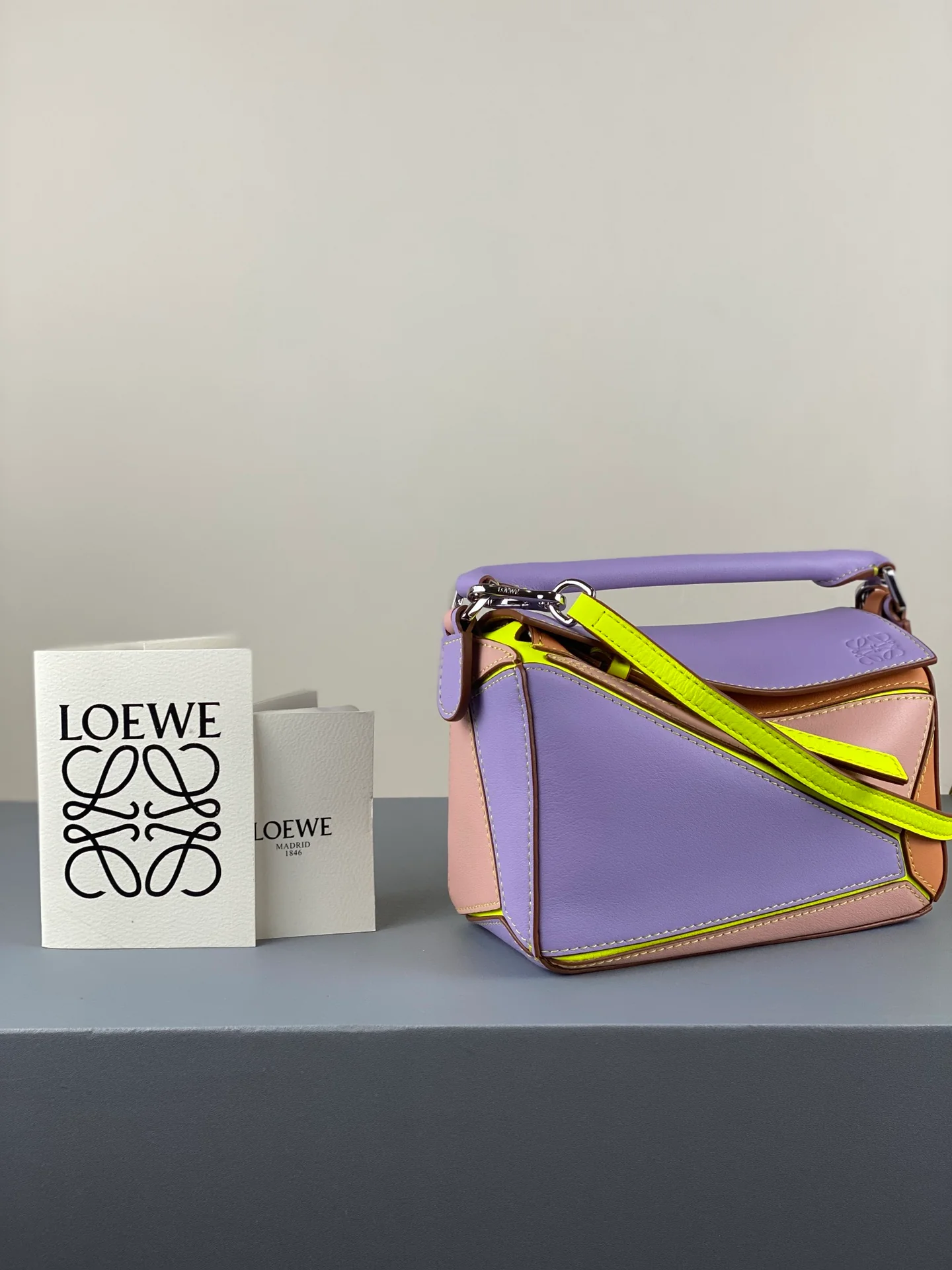 Мини-сумка Loewe Puzzle Bag из телячьей кожи - 8