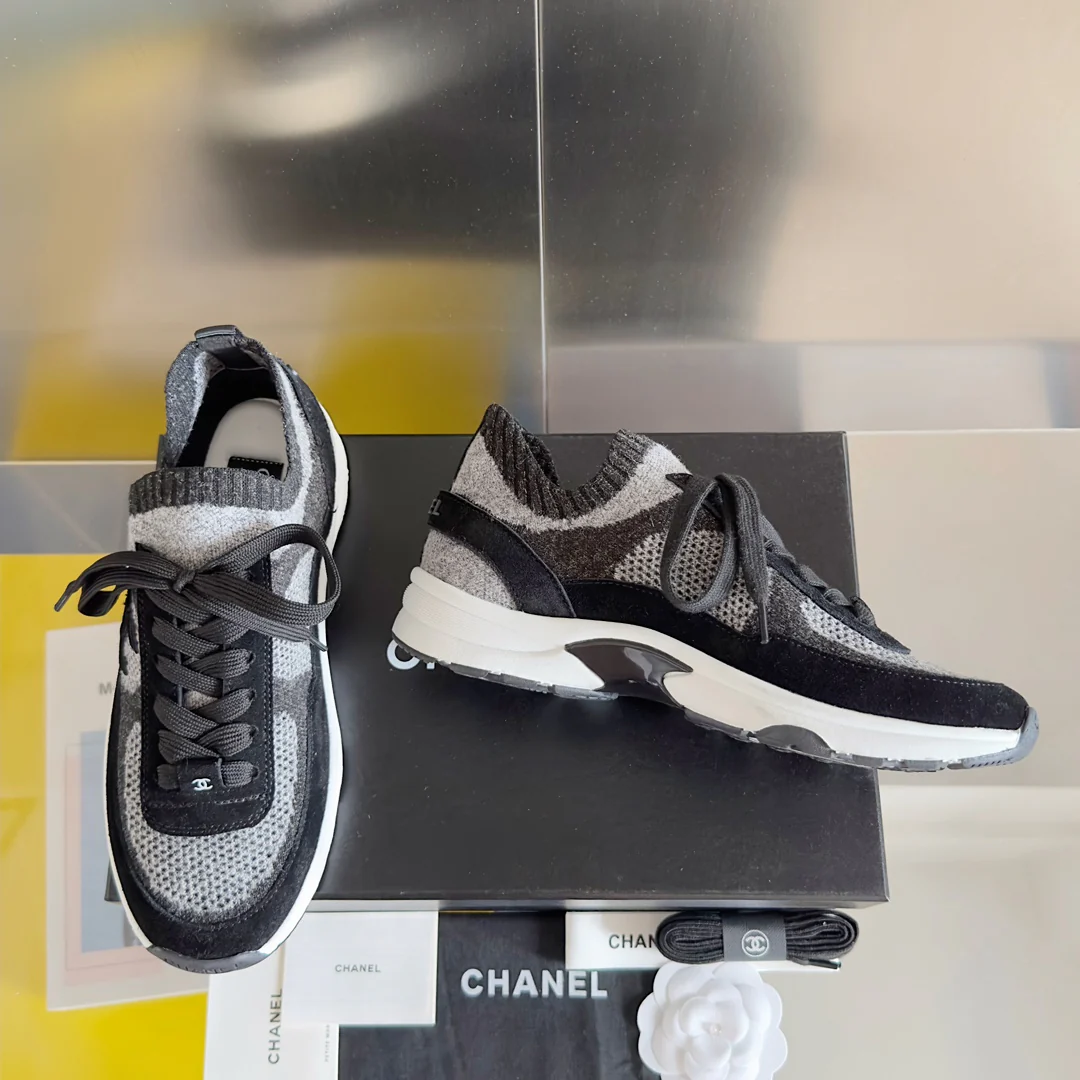 Новинка 2023 года от Chanel - кроссовки Mesh Flyknit - черные.