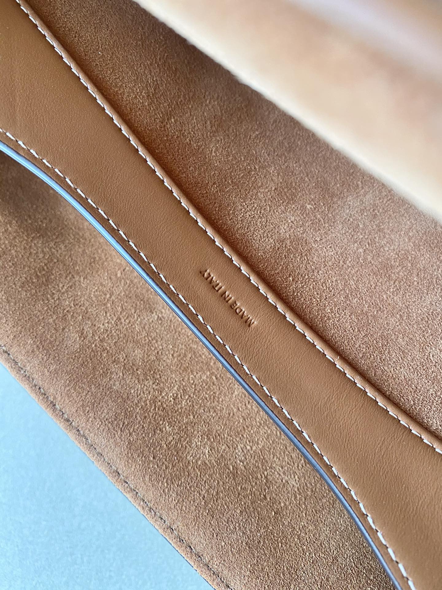 Сумка Celine из мягкой телячьей кожи с 16 узорами - 4