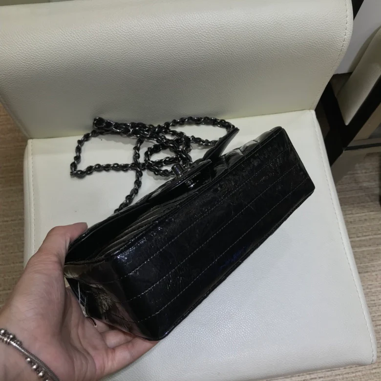 Коллекция Chanel Весна/Лето 2018 - Плиссированная металлизированная кожа - Телячья кожа - Сумка CF - 20 см - 1