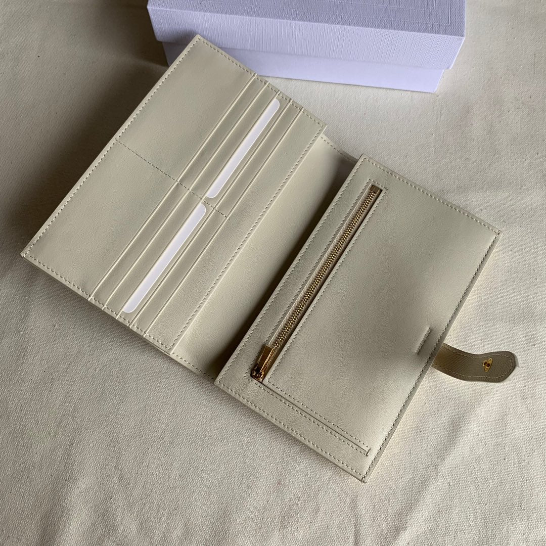 Длинный кошелек Celine - Кошелек с ремешком из зернистой телячьей кожи