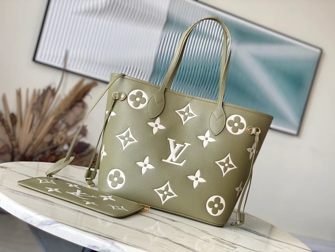 m46649-LV-neverfull-mm-grass green