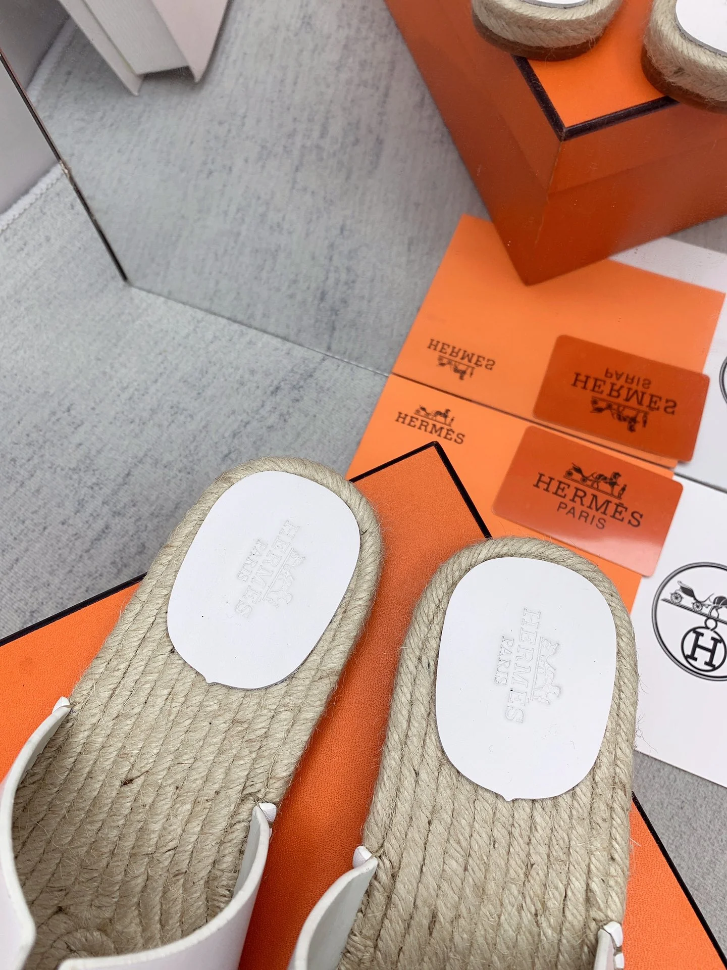 Мужские плетеные тапочки Hermes