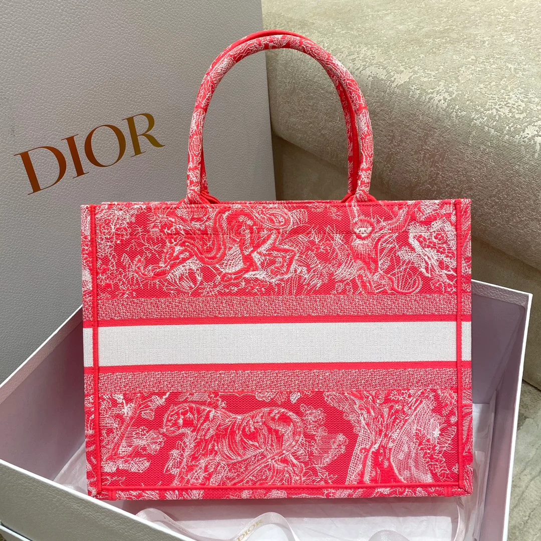 Сумка Dior Book Tote, средний размер 36,5 см, розовый тигр.