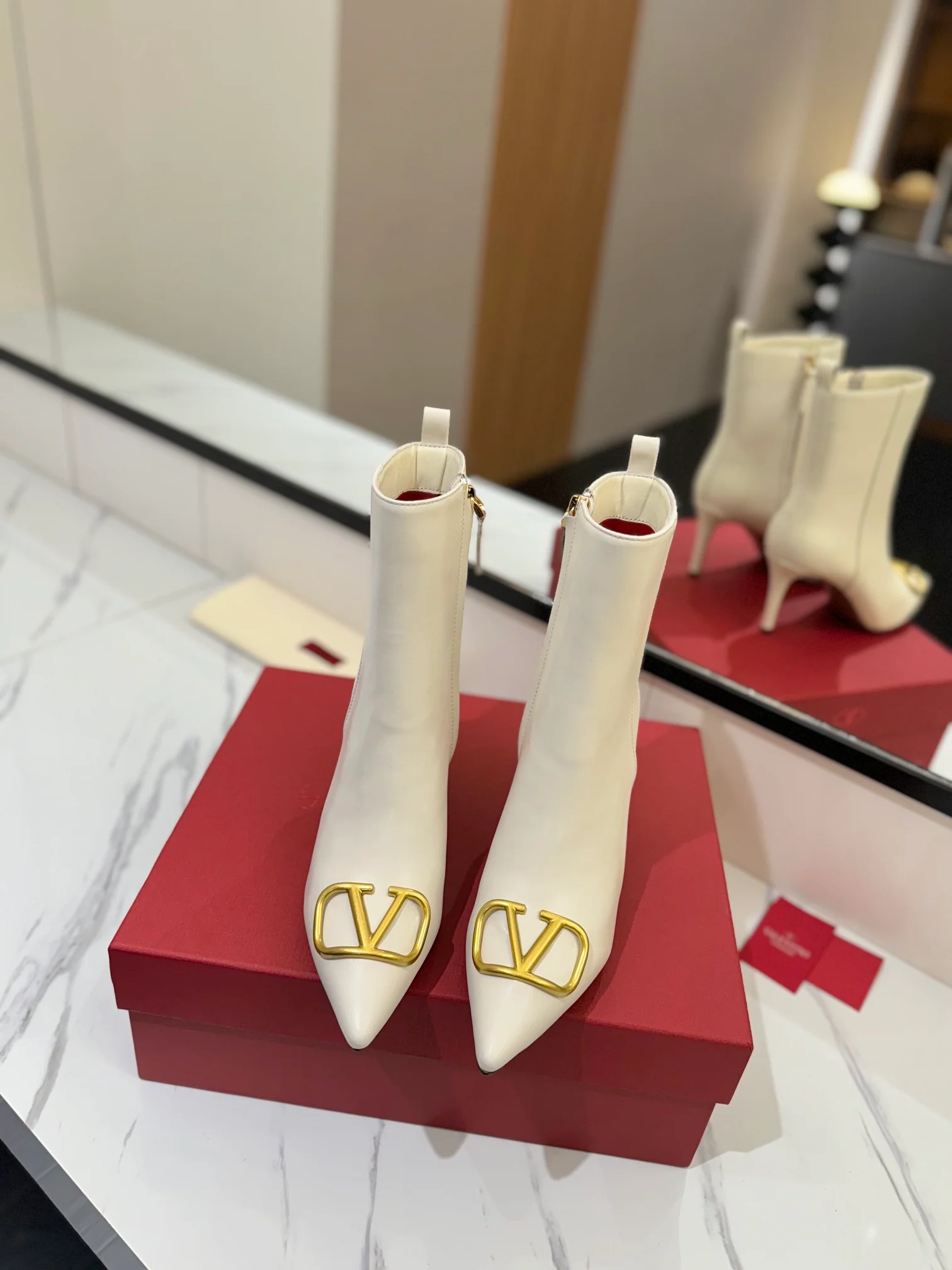 Сапоги для верховой езды на высоком каблуке Valentino 2024 — белые