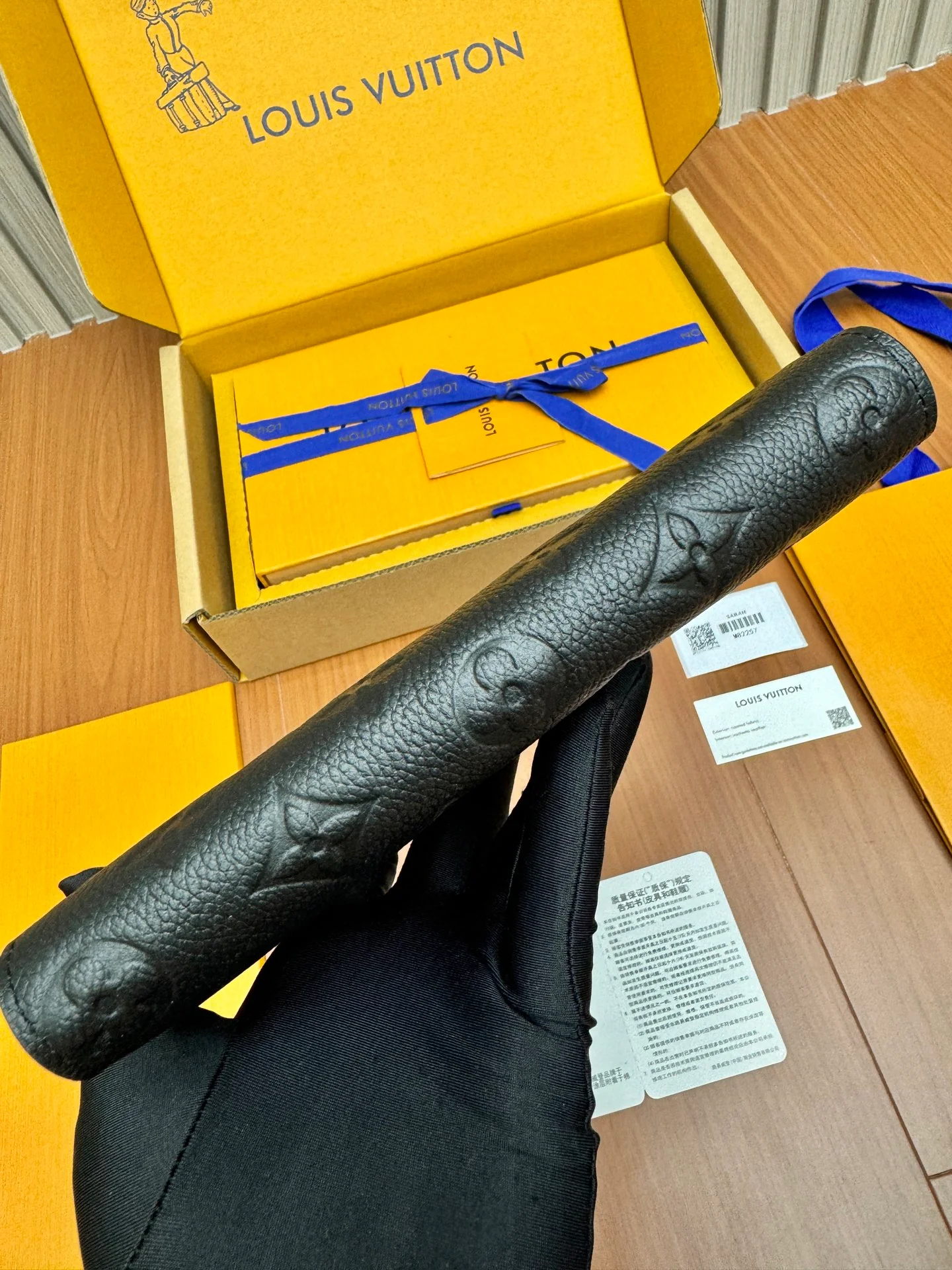 LV-m82257 - Цельностальной кошелек - Черный с принтом