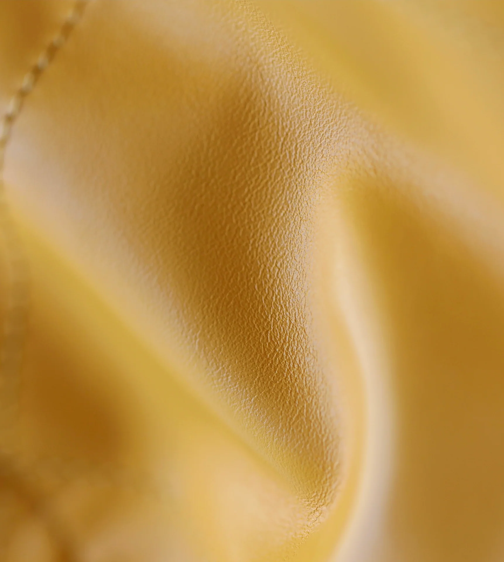 Мини-сумочка Chanel 22, кремово-желтая