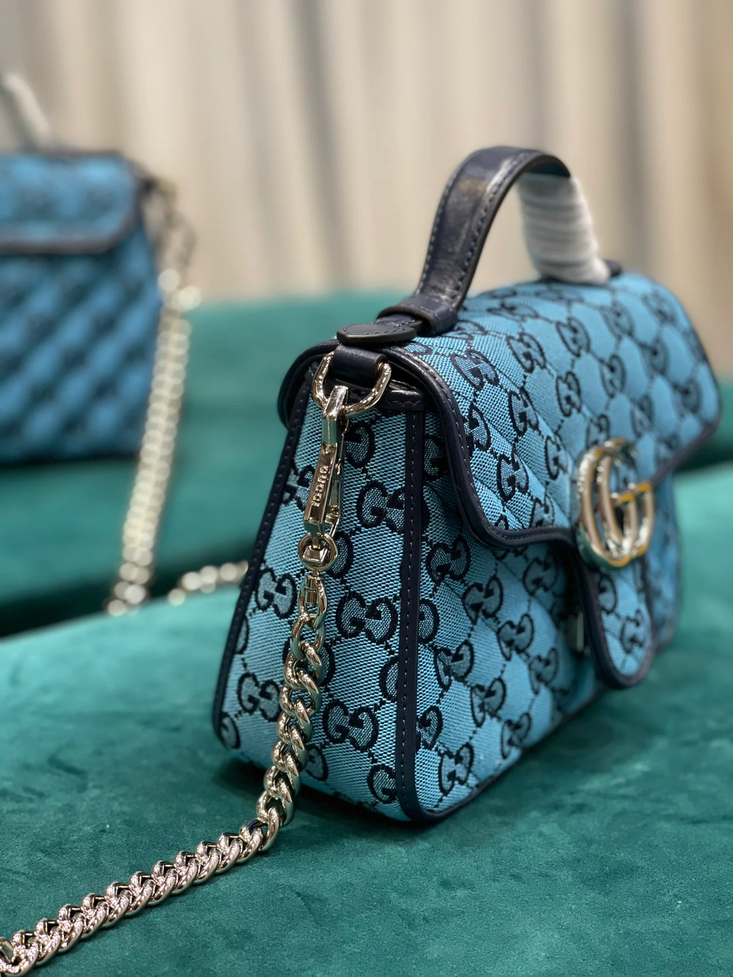 Сумка-тоут Gucci из серии Marmont - 21-15-5-8 см