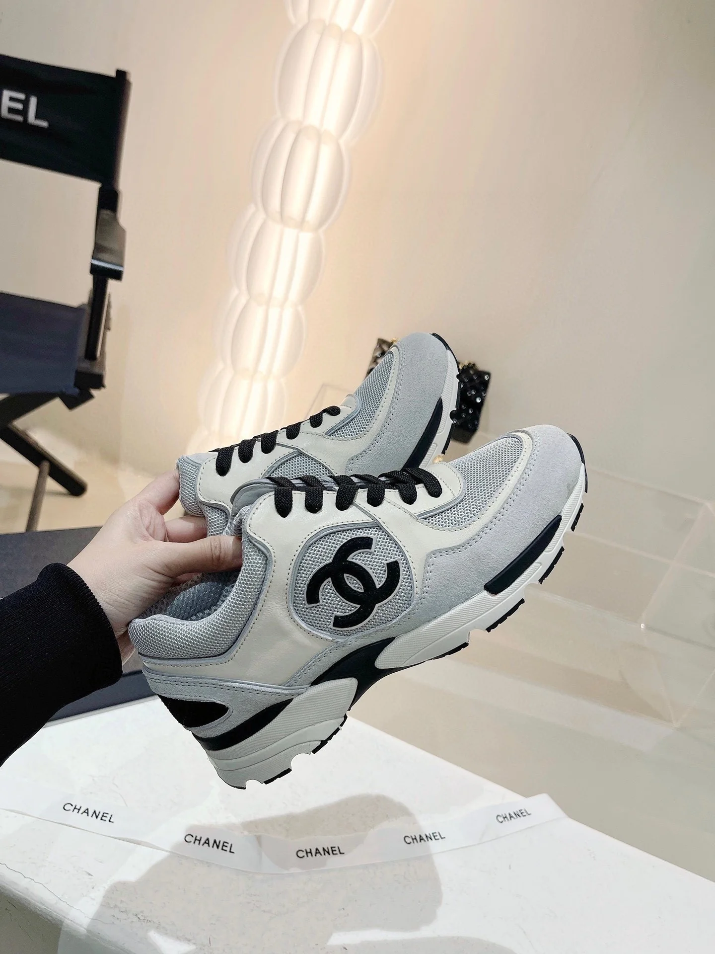 Новинка сезона осень/зима 2022 от Chanel - спортивная повседневная обувь.