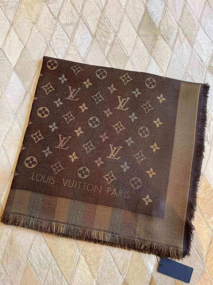 LV - Шерстяной платок с золотой подкладкой