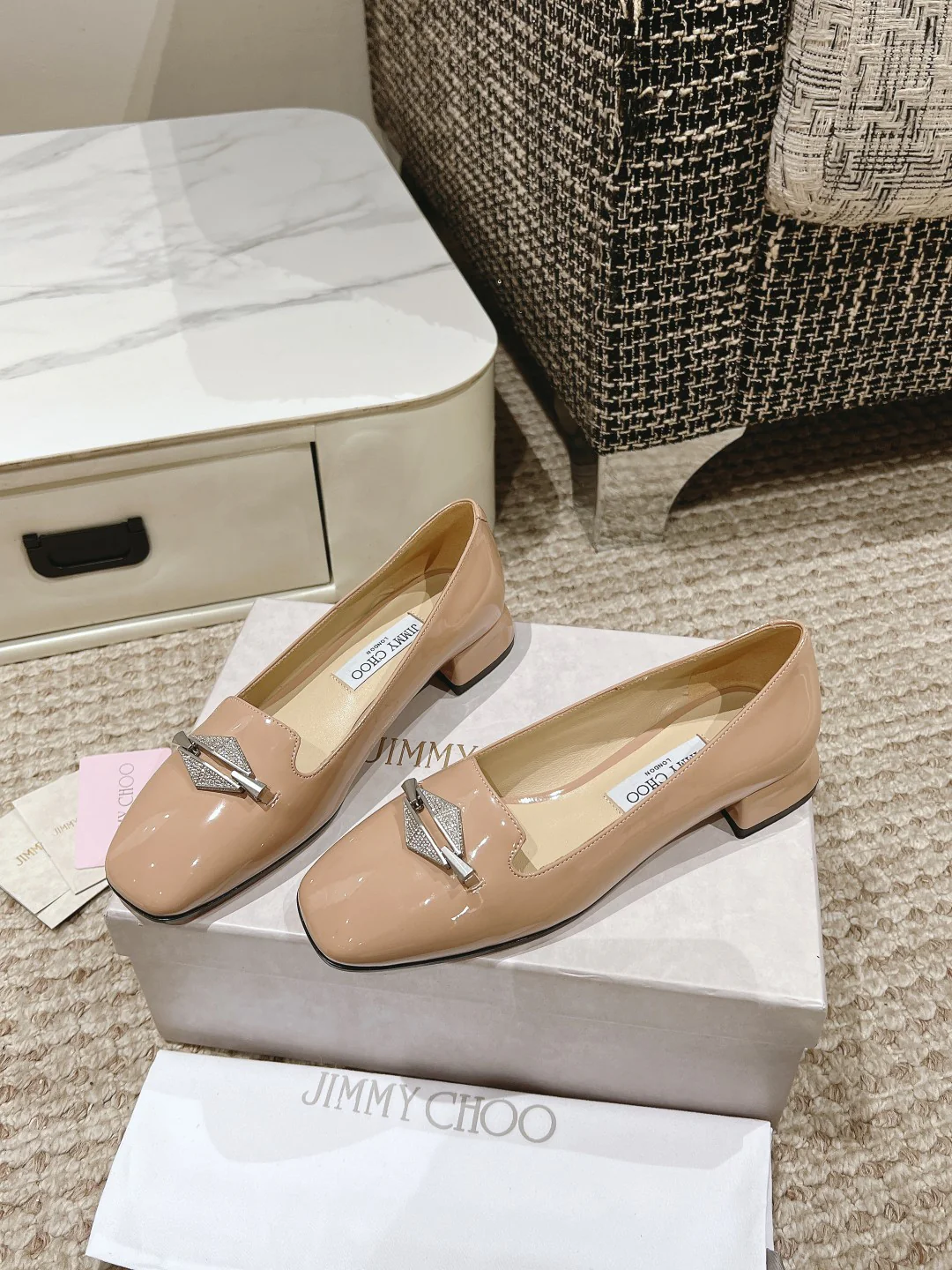 Туфли Jimmy Flat Toe — бежевые