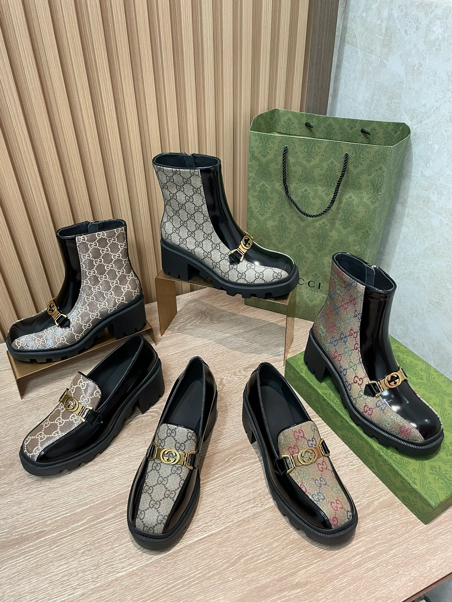 Туфли/ботильоны на платформе с монограммой Gucci - изображение из коллекции