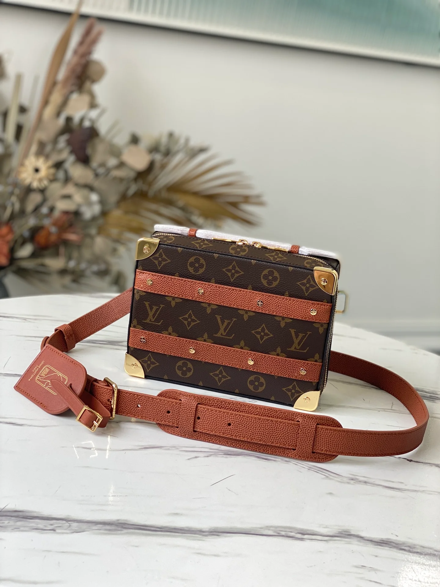 m45785-LV-handle-trunk handbag-NBA collaboration