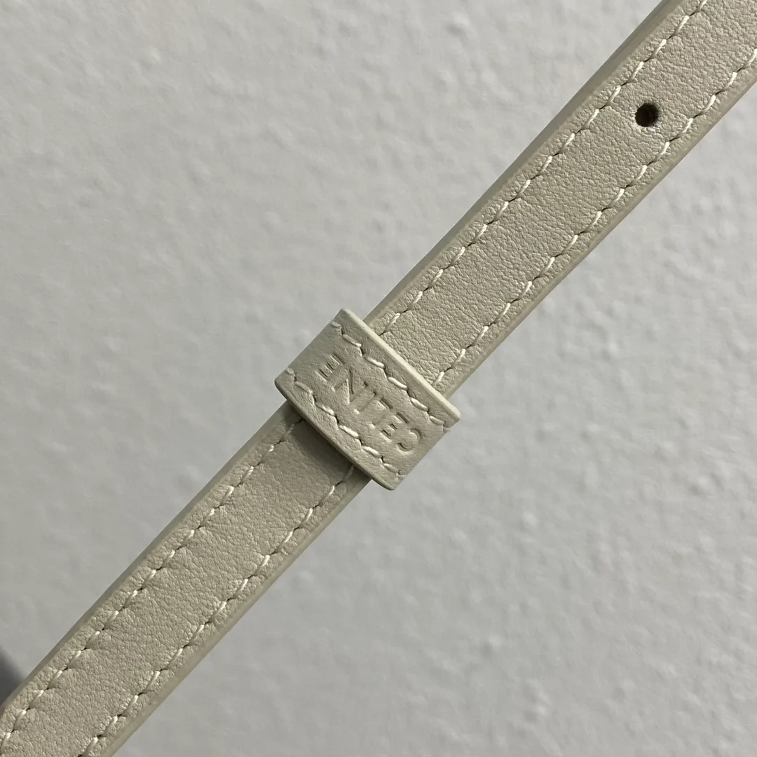 Миниатюрная кожаная сумка-ведро Celine Triomphe - белая