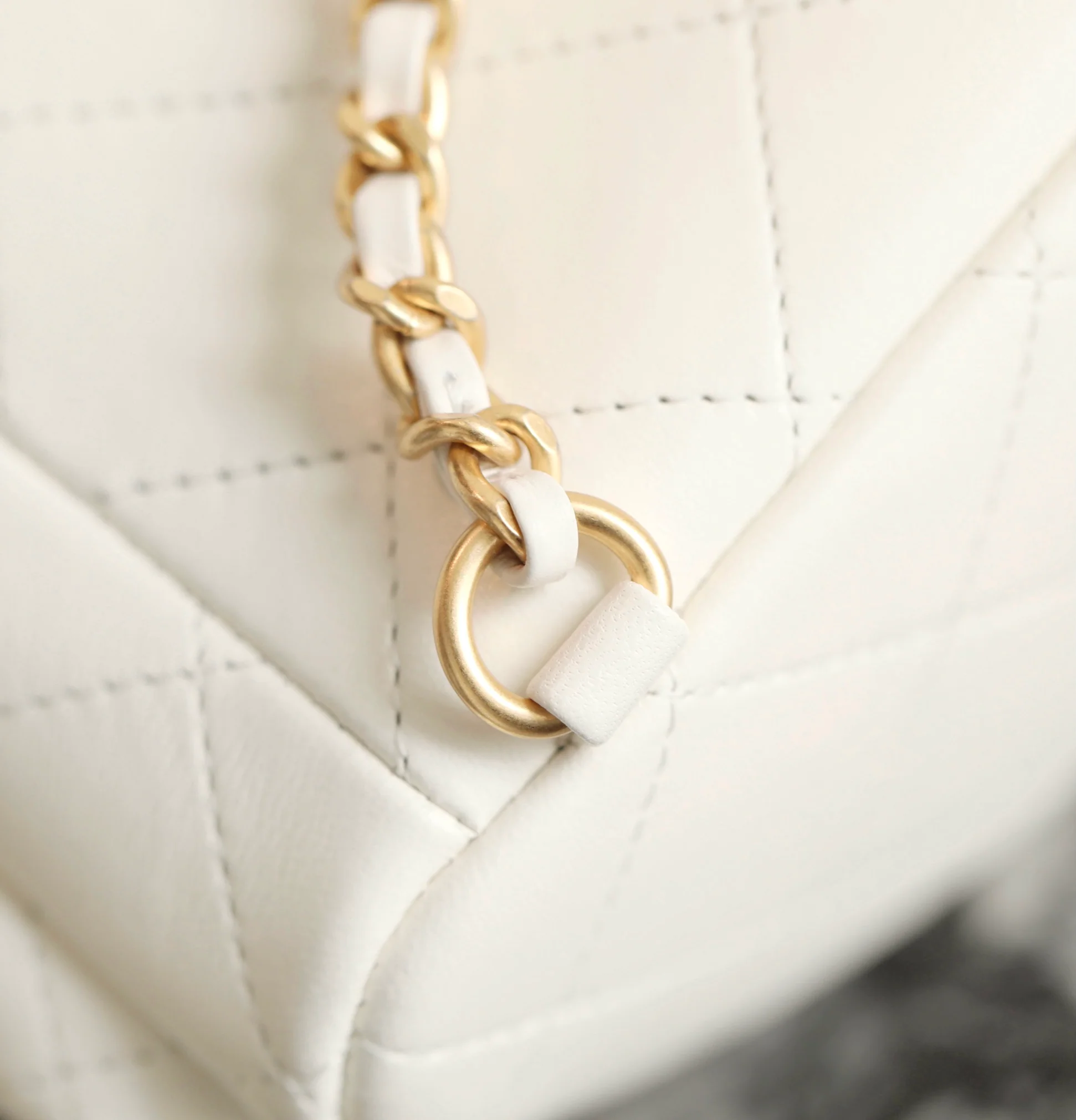 Рюкзак Chanel 25c на завязках - белый