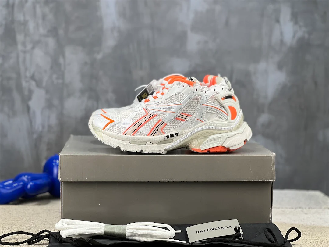 Кроссовки Balenciaga Runner - унисекс - белые с оранжевым