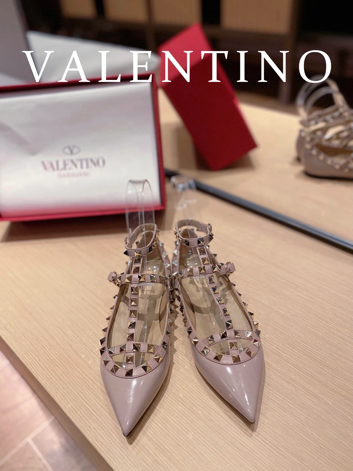 Valentino - Балетки с острым носком и стразами