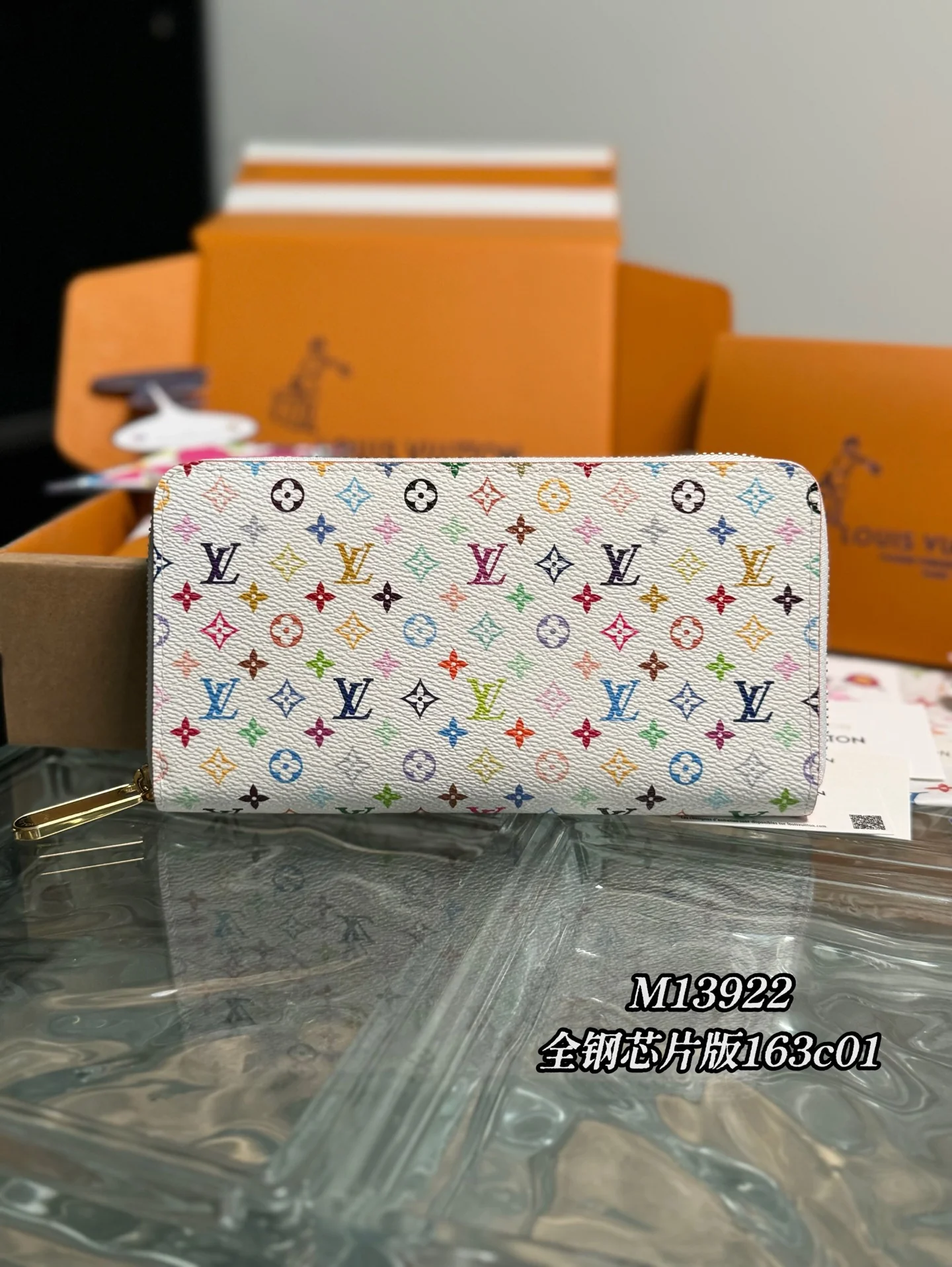 LV-m13922-zippy-wallet-pink and white