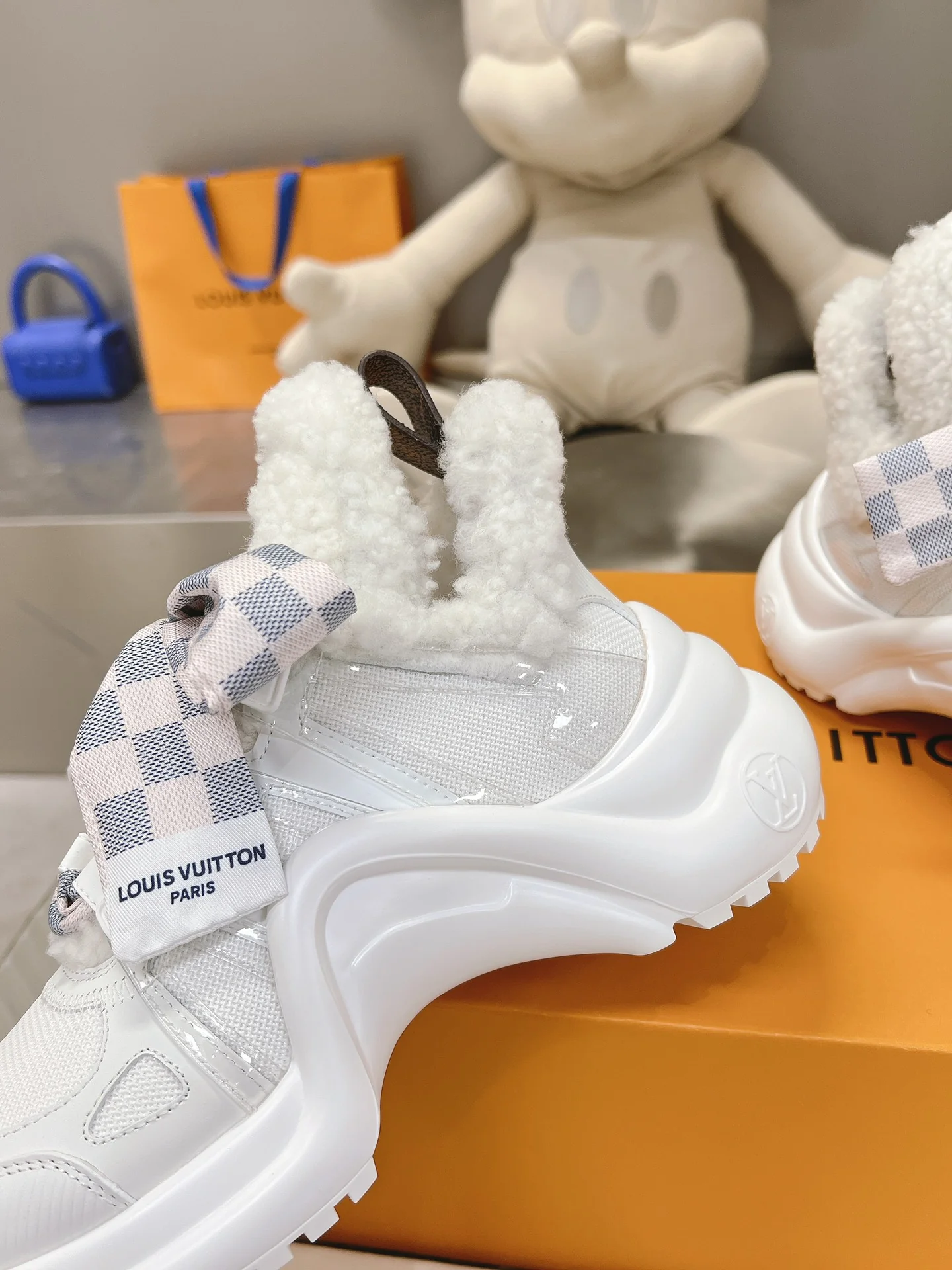 LV - Массивные туфли из шелковой кожи - Белые