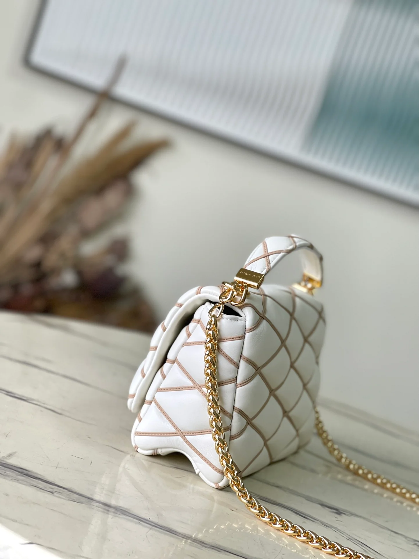 m22890-LV-go-14-mm-Medium-Handbag/Crossbody Bag-White