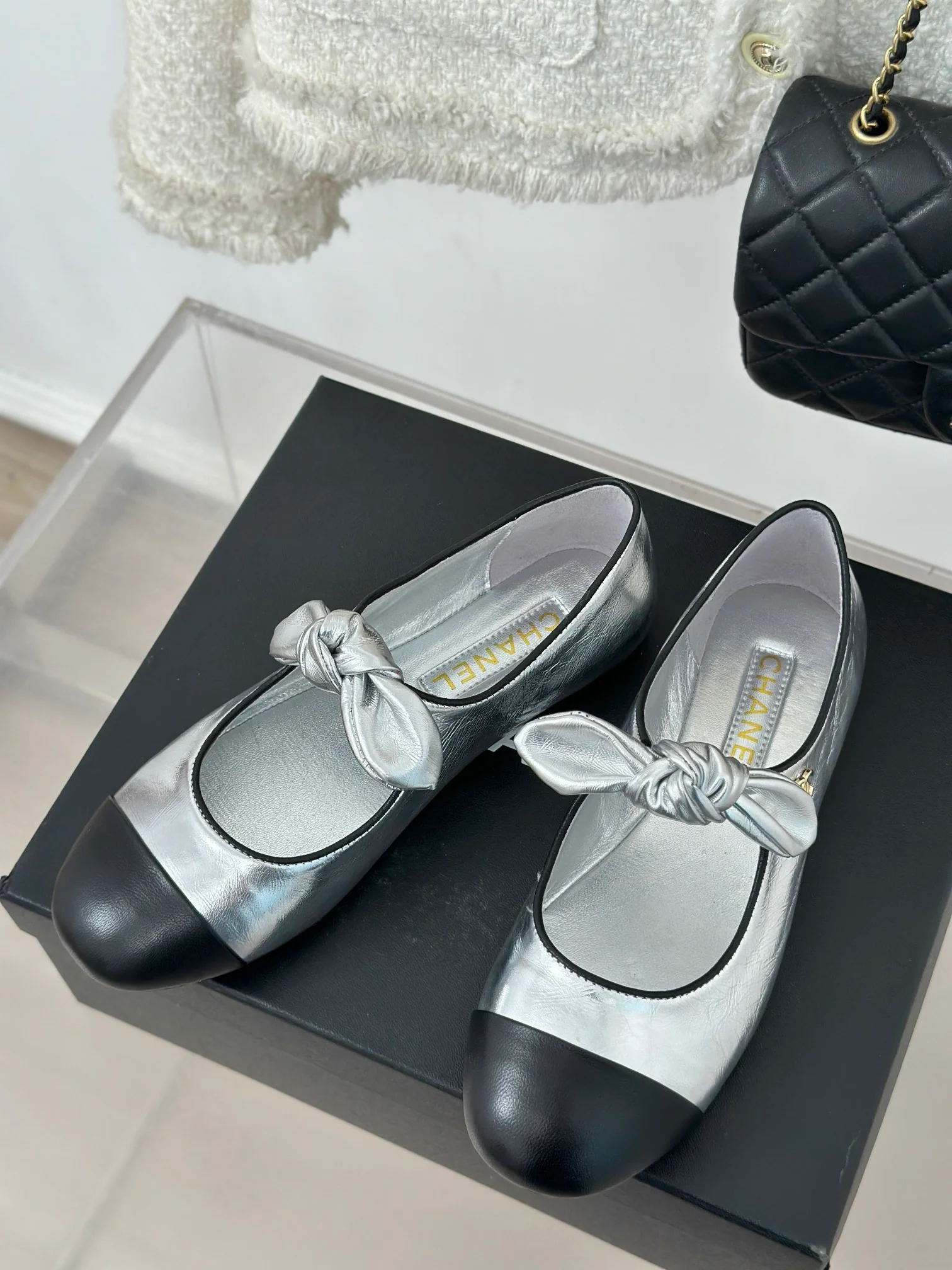 Балетки Chanel 2024 Ribbon Ballet Flats - серебристые