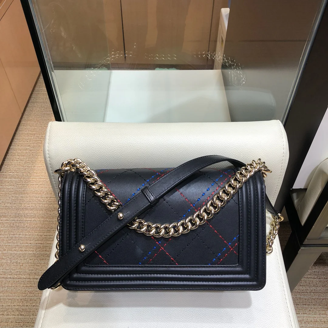 Chanel-boy-25cm-2