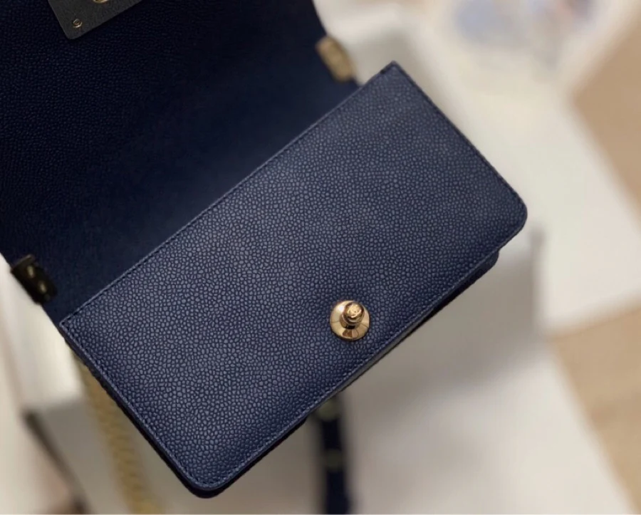 Chanel Boy - 20 см - 35