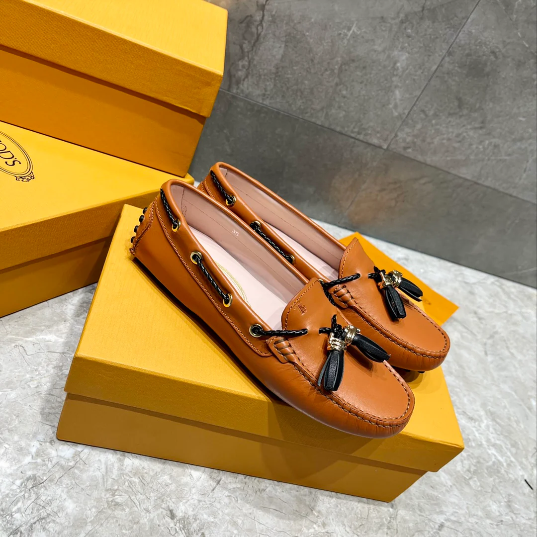 Tods - Подвеска с кисточкой - Лоферы - Туфли без шнурков