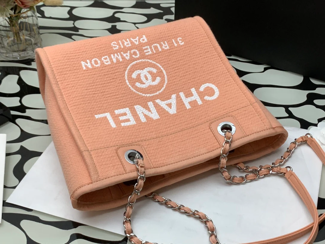 Пляжная сумка Chanel из коллекции осень/зима 2022 — розовая — маленькая