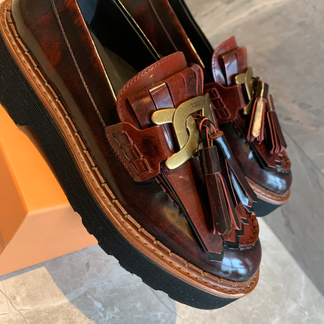 Лоферы Tods на платформе с кисточками - 1