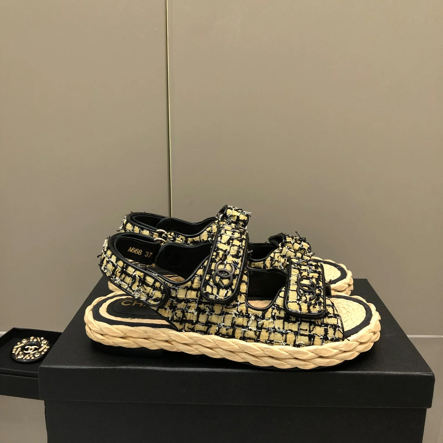 Соломенные сандалии Chanel - 1