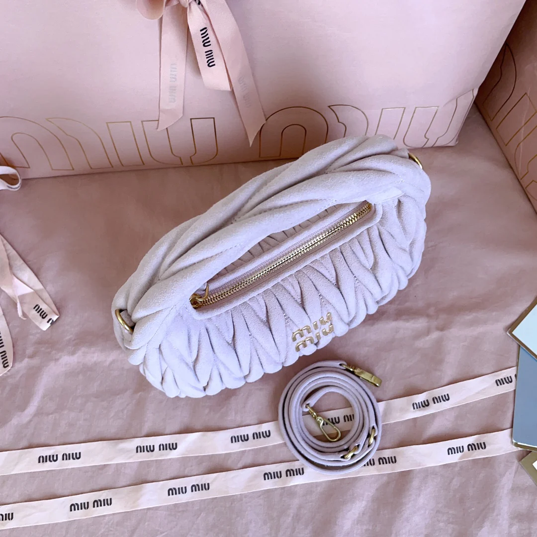 Розовая замшевая сумка Miu Miu 5bc125 miuwander