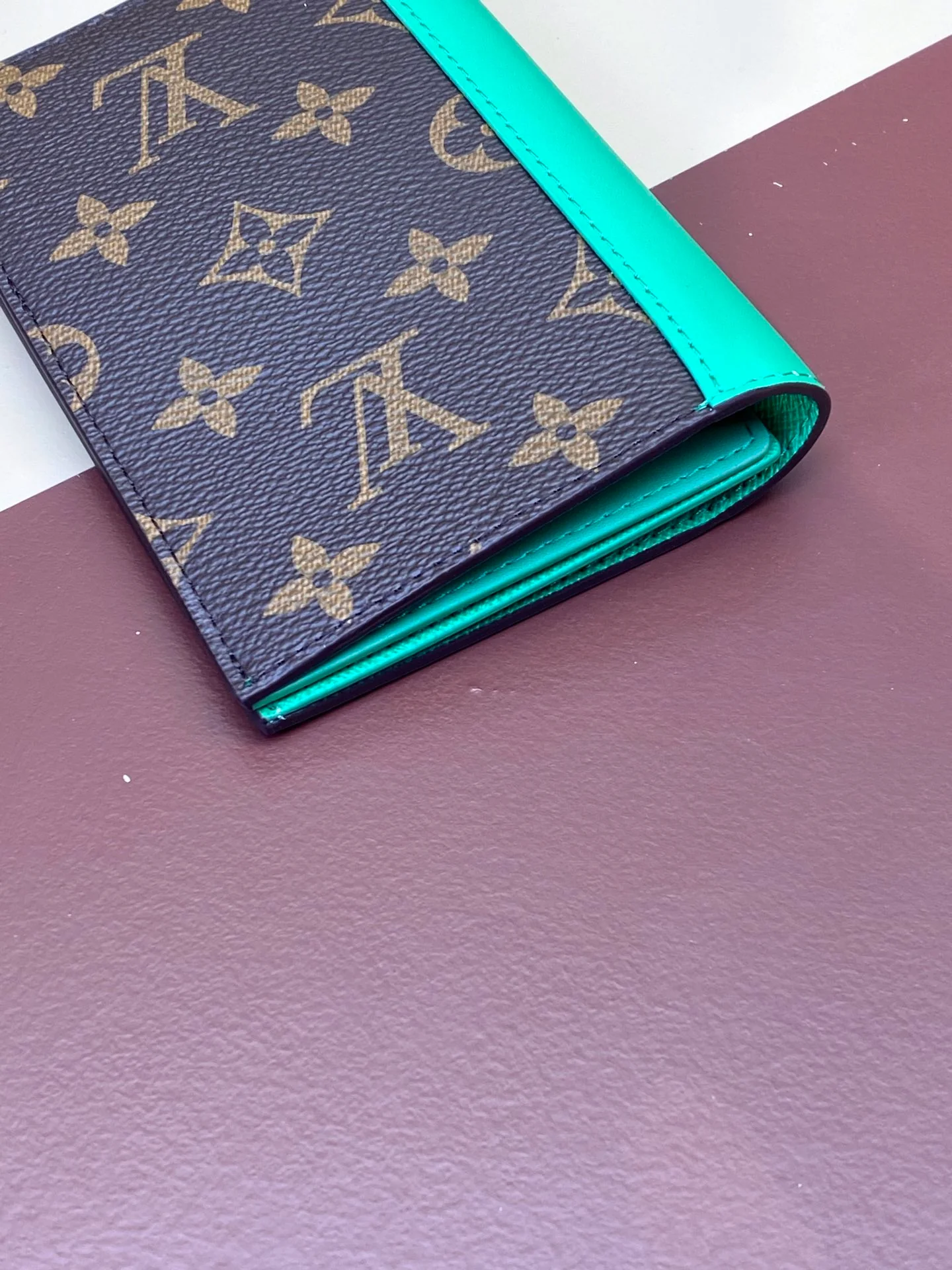 Обложка для паспорта LV-m82867-зеленая