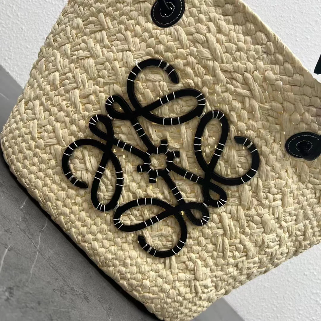 Соломенная сумка Loewe - маленькая