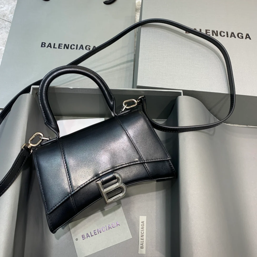 Сумка Balenciaga Hourglass, размер XS, черная, из гладкой кожи.