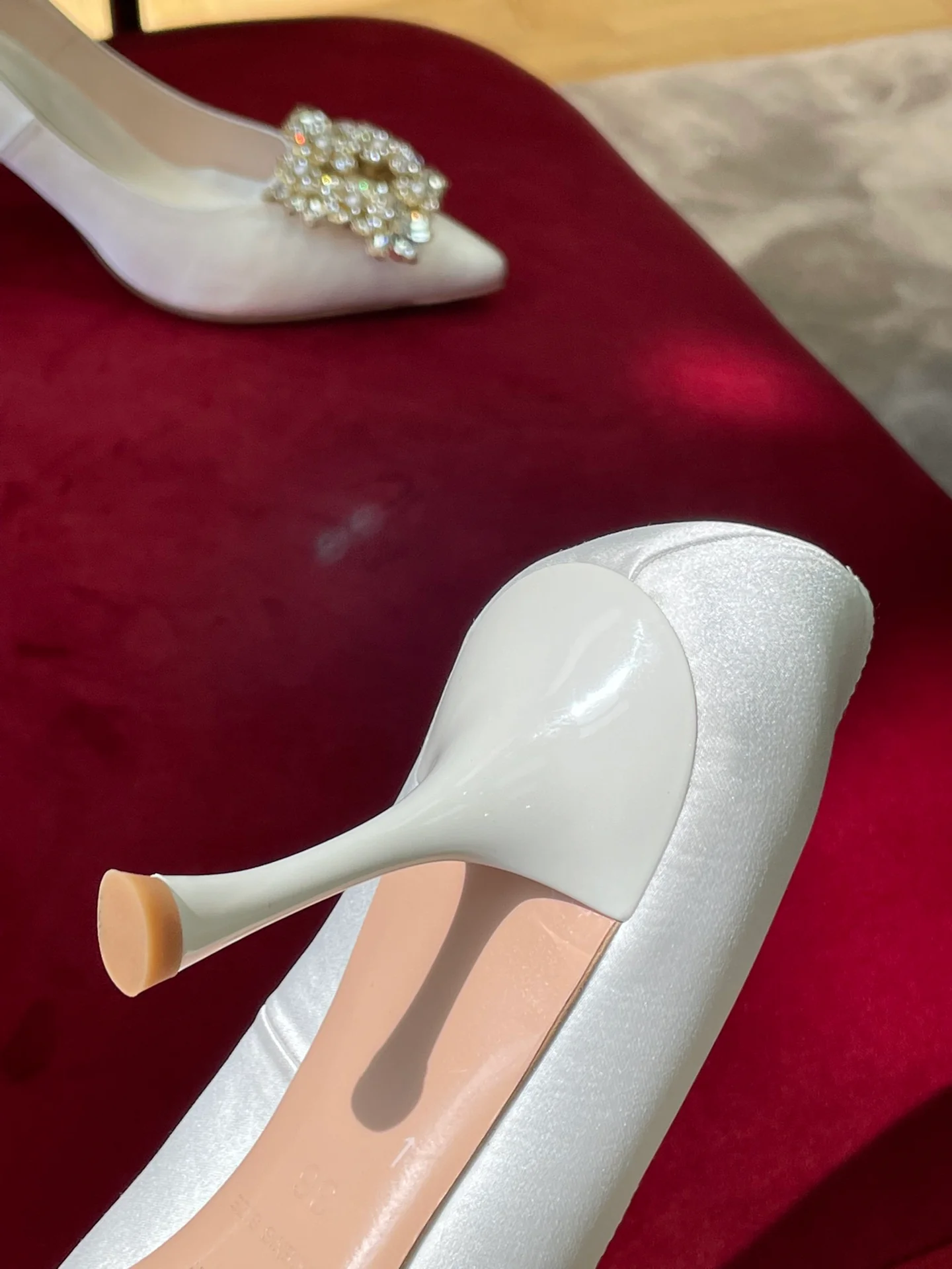 Туфли RV Shoes - ручная работа со стразами Swarovski - на высоком каблуке - белые