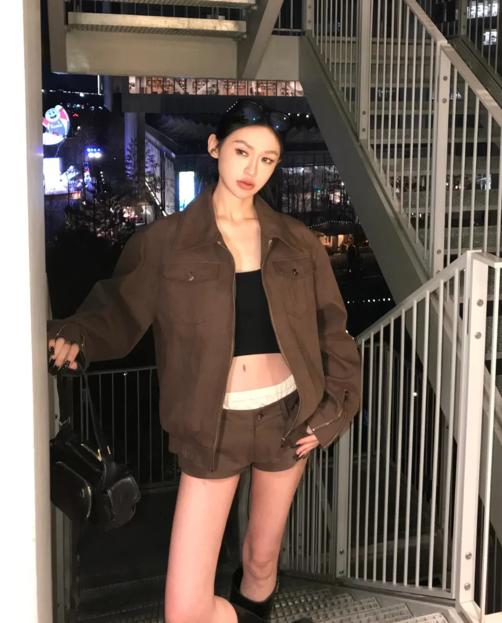 Сумка Miu Miu из кожи наппа с карманами — носите и делитесь с другими.