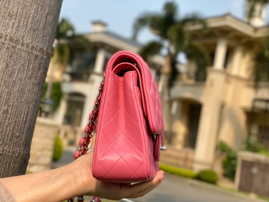 Классическая сумка Chanel из овечьей кожи CF — персиково-розовая с серебряной пряжкой — 25 см