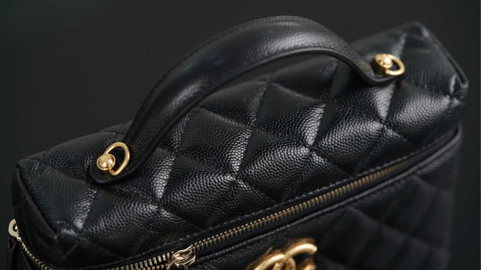 Сумка для ланча Chanel 25p Lychee Beef - черно-золотая