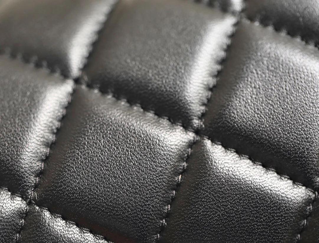 Chanel - Жемчужная сумочка WOC - Черная