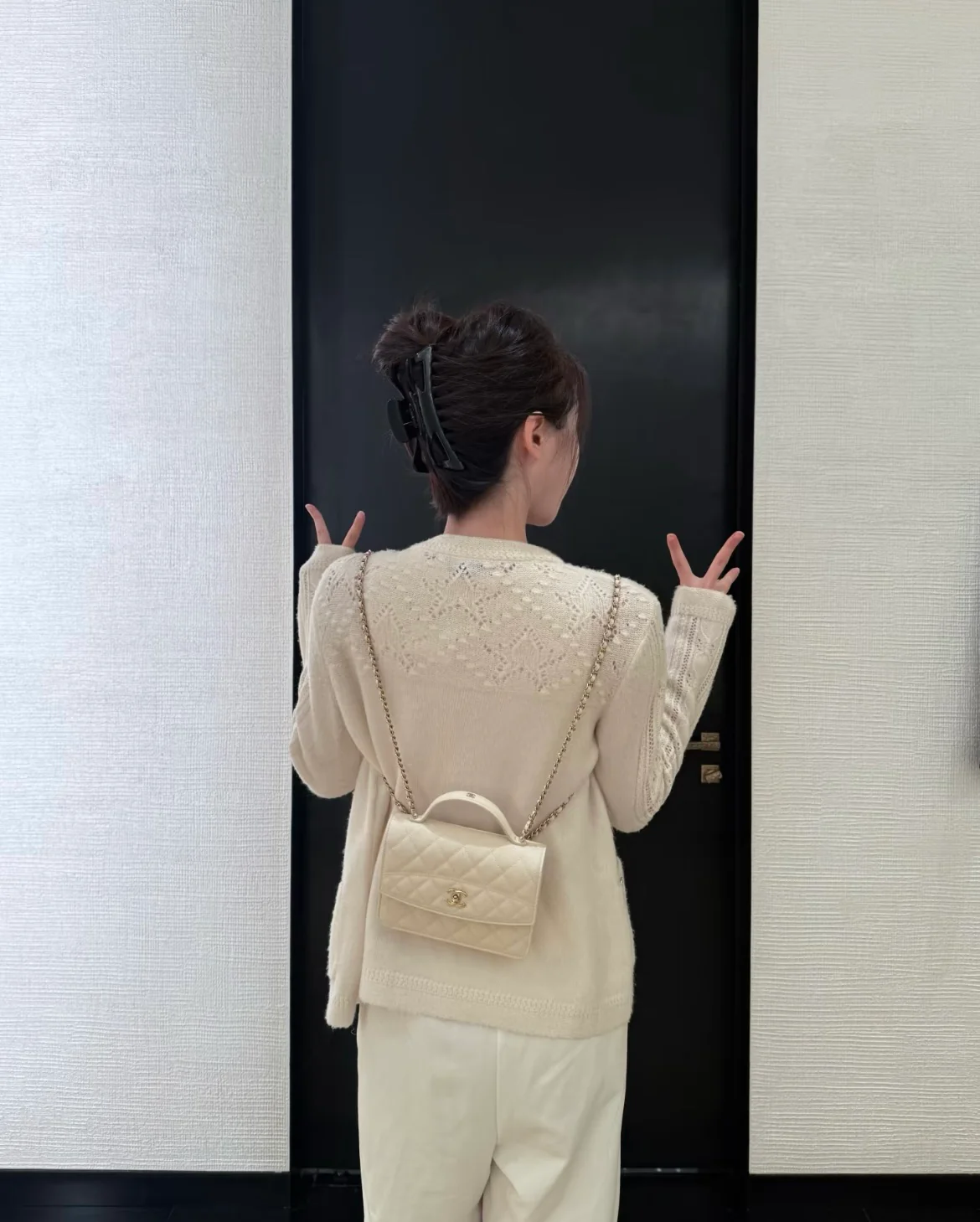 Рюкзак-мессенджер Chanel 25c - кремово-белый